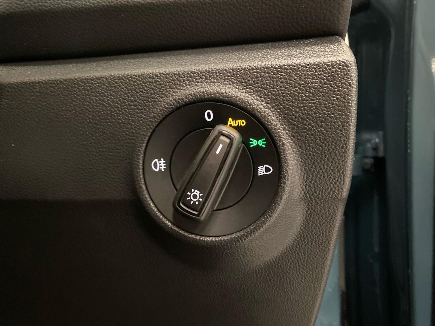 Used Volkswagen T-Roc 2023 for sale - 76605542: Photo 22