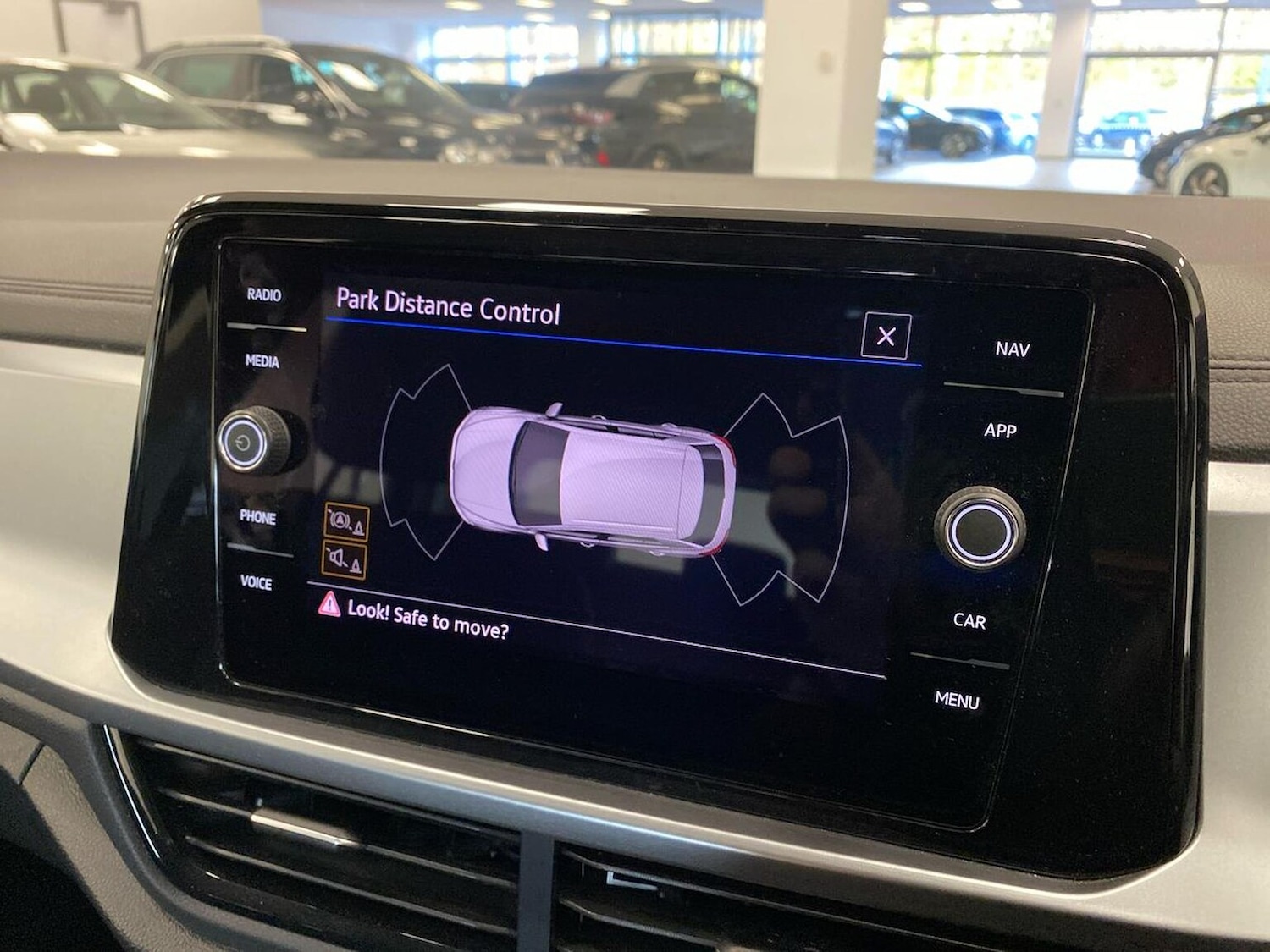 Used Volkswagen T-Roc 2023 for sale - 76605542: Photo 23