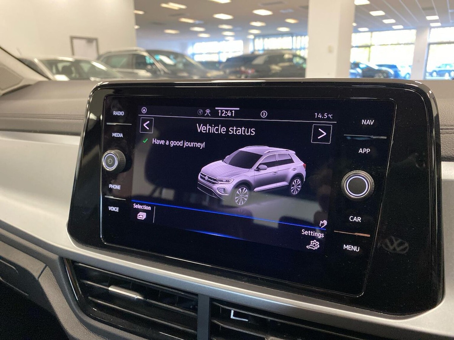 Used Volkswagen T-Roc 2023 for sale - 76605542: Photo 25