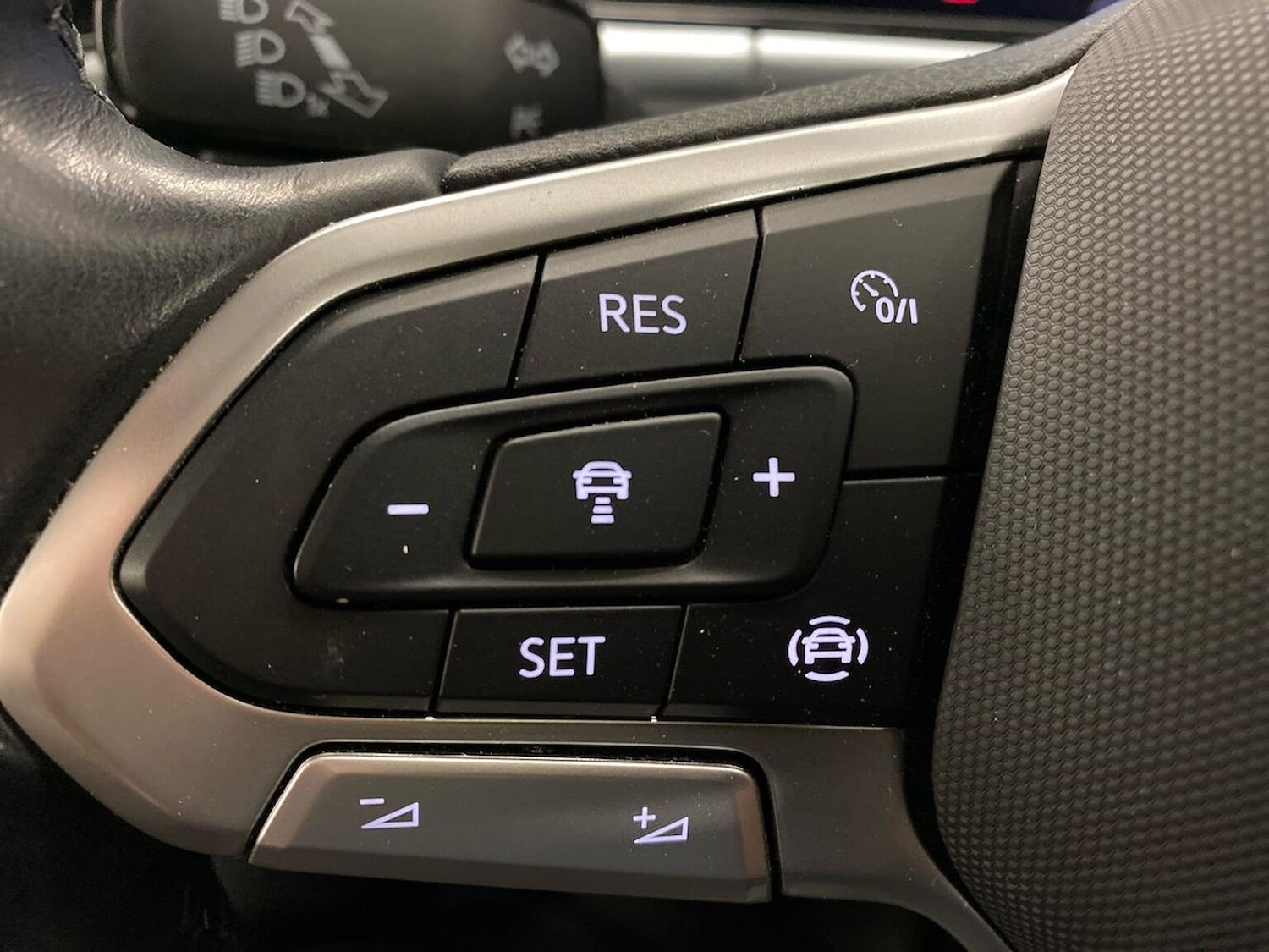 Used Volkswagen T-Roc 2023 for sale - 76605542: Photo 27