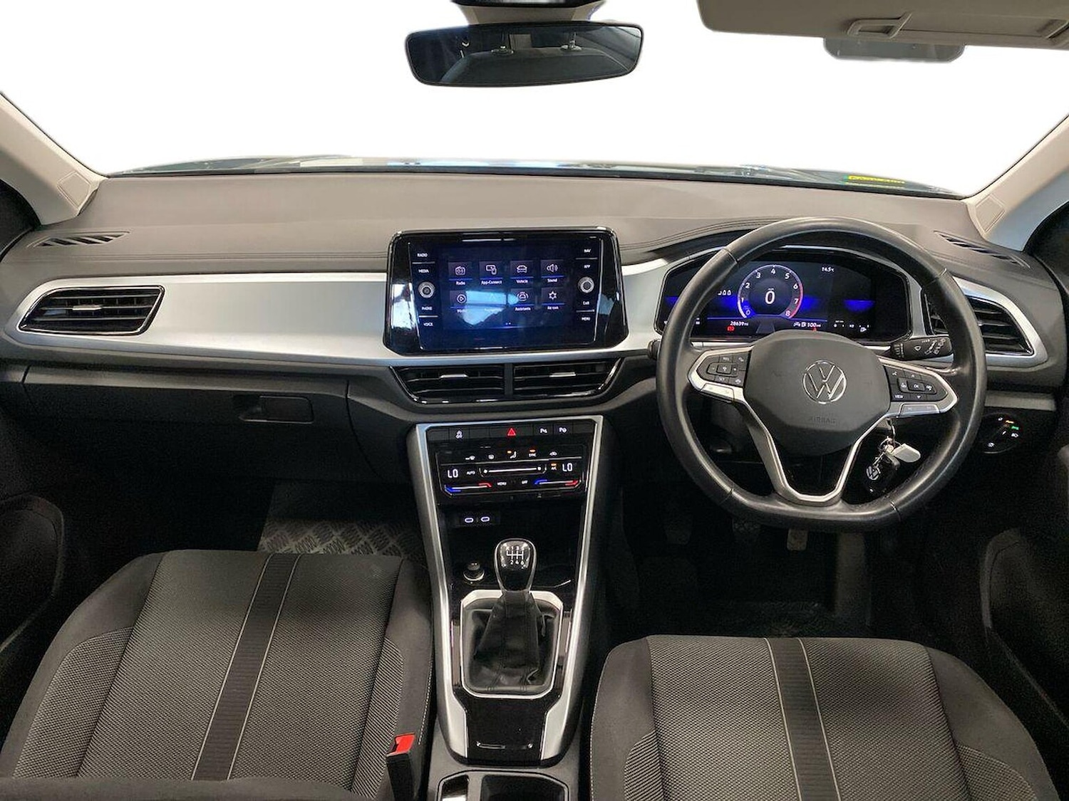 Used Volkswagen T-Roc 2023 for sale - 76605542: Photo 8