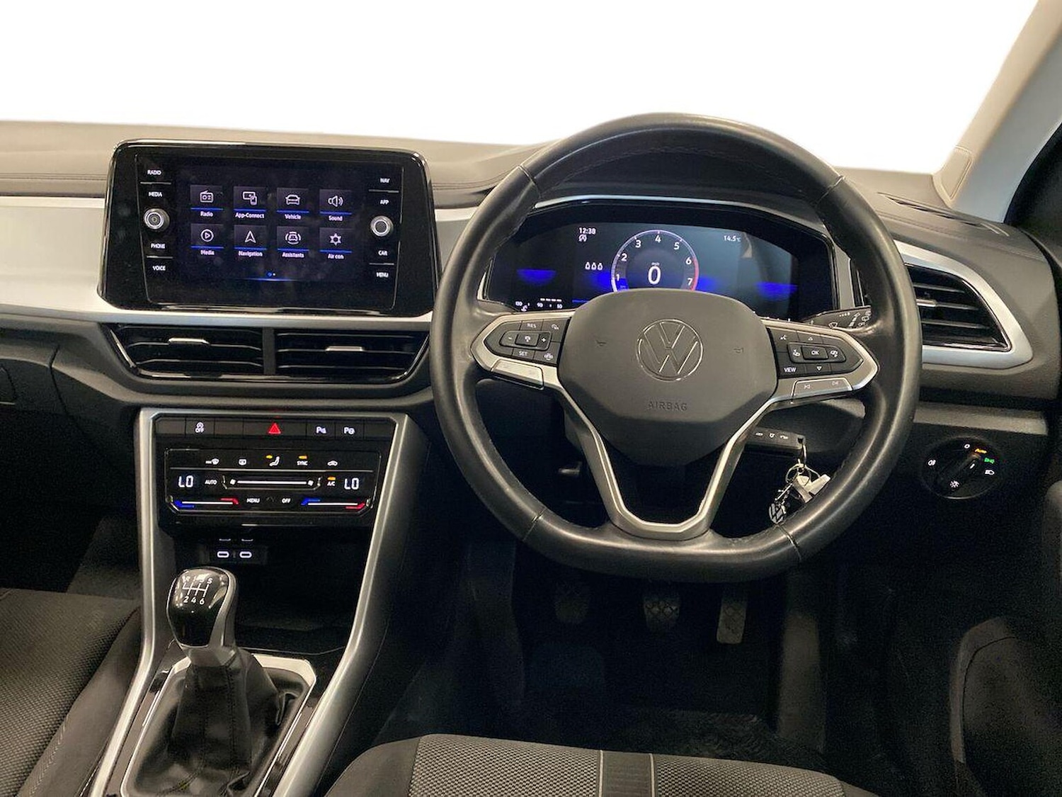 Used Volkswagen T-Roc 2023 for sale - 76605542: Photo 9