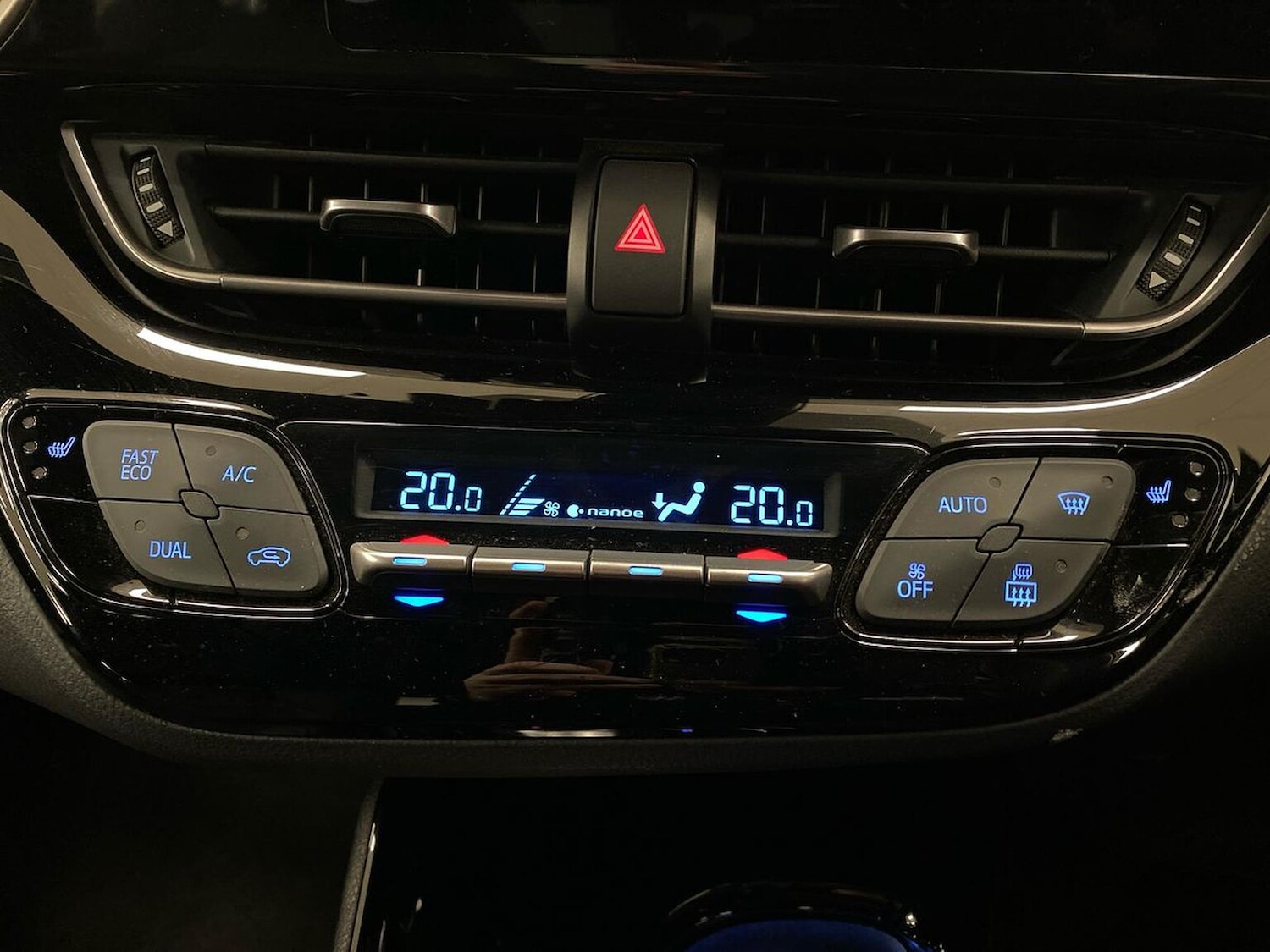 Used Toyota C-HR 2023 for sale - 77896240: Photo 12