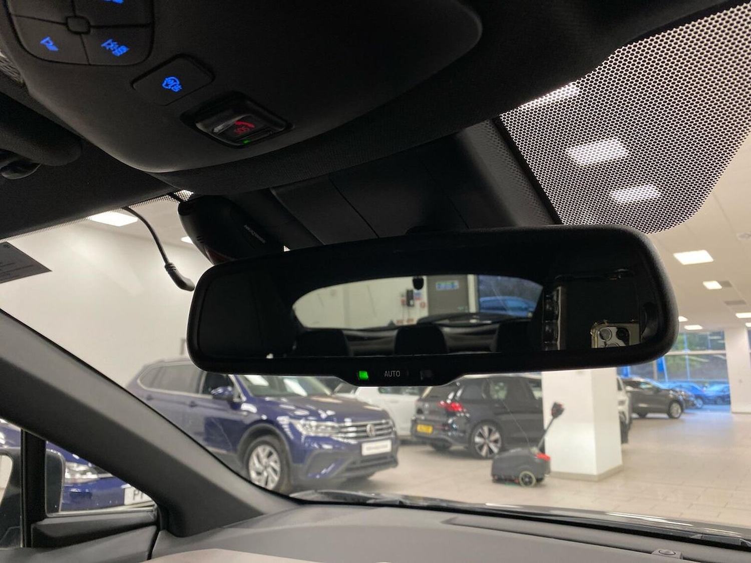 Used Toyota C-HR 2023 for sale - 77896240: Photo 14