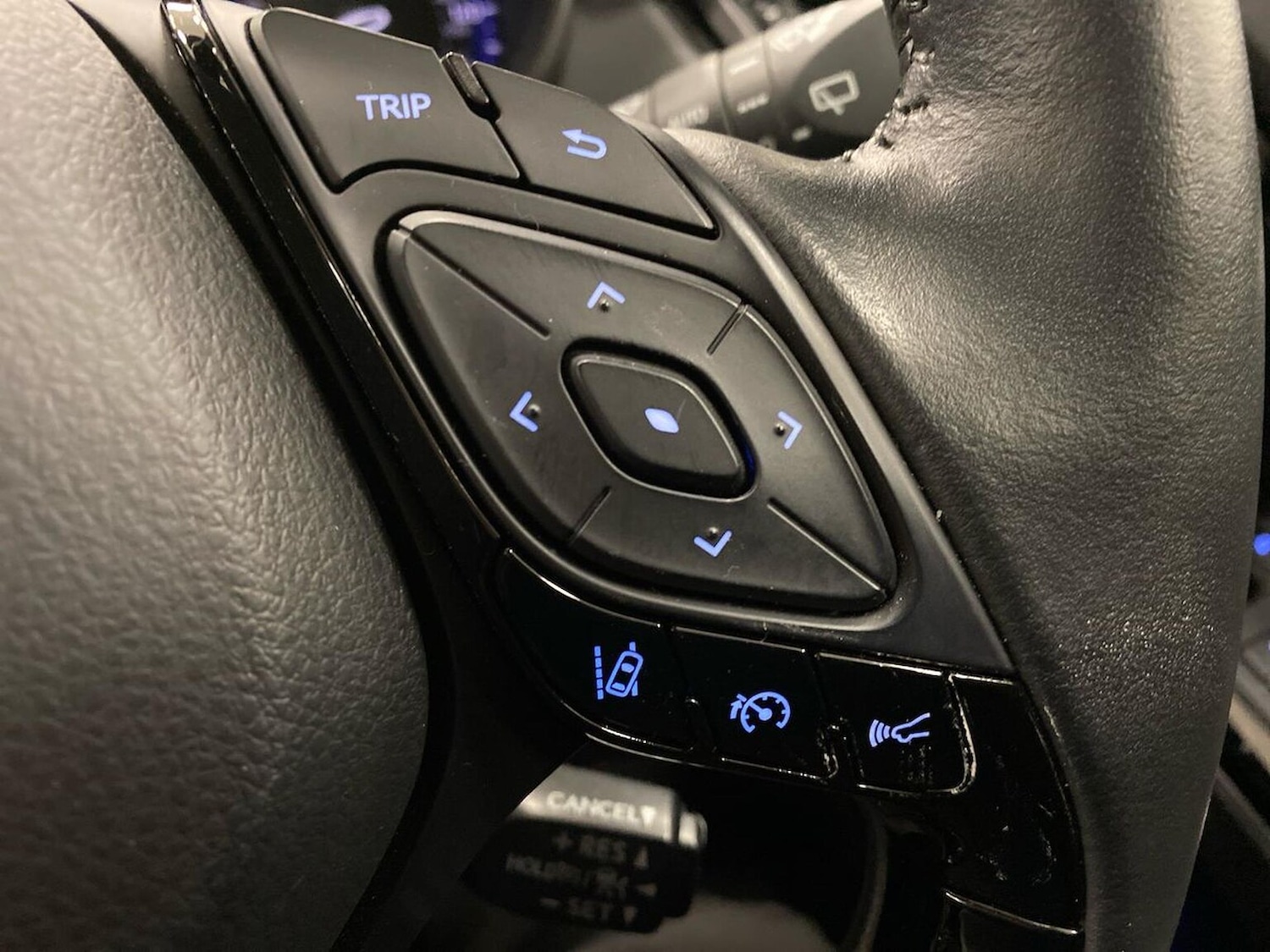 Used Toyota C-HR 2023 for sale - 77896240: Photo 26