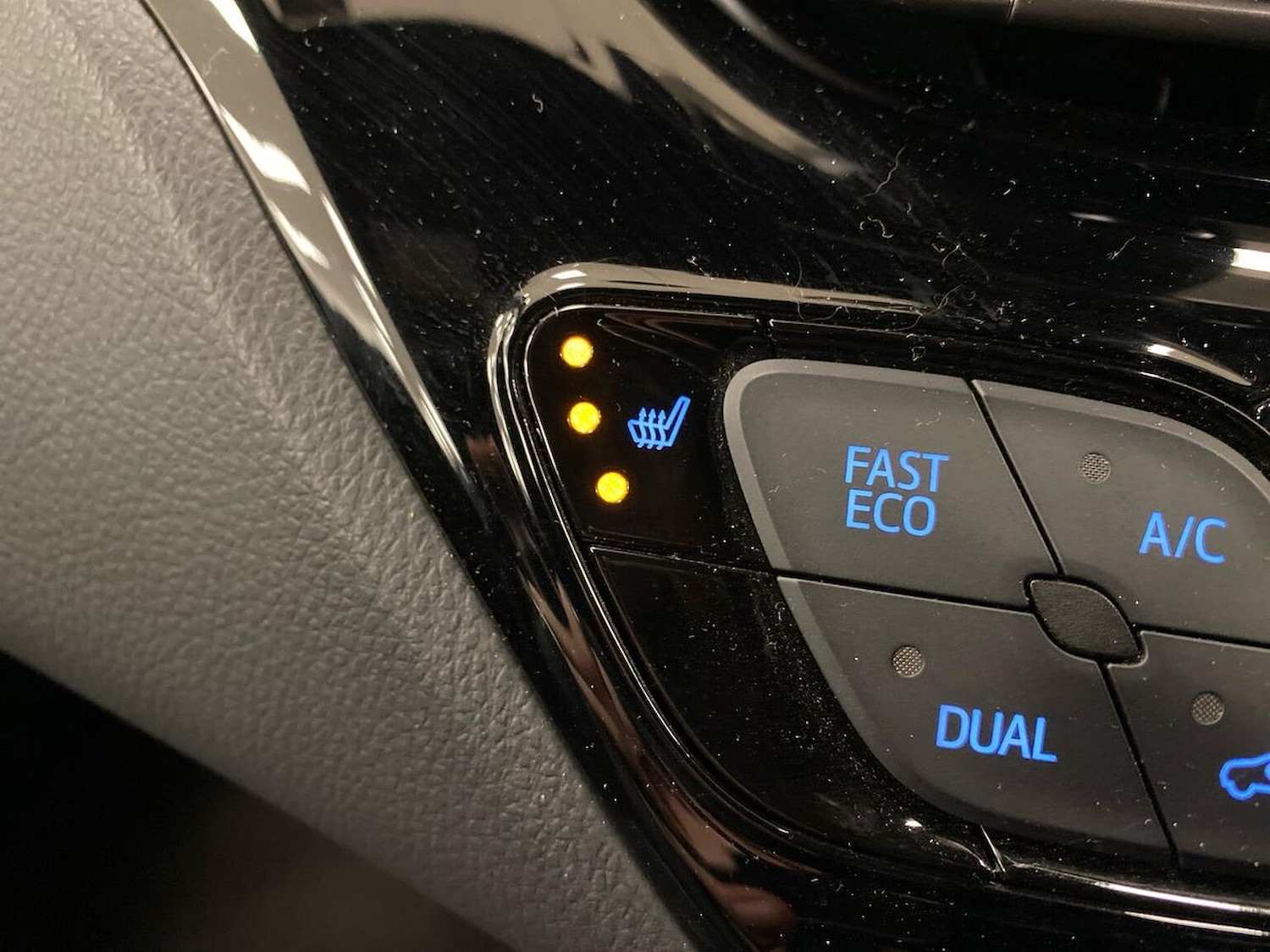 Used Toyota C-HR 2023 for sale - 77896240: Photo 29