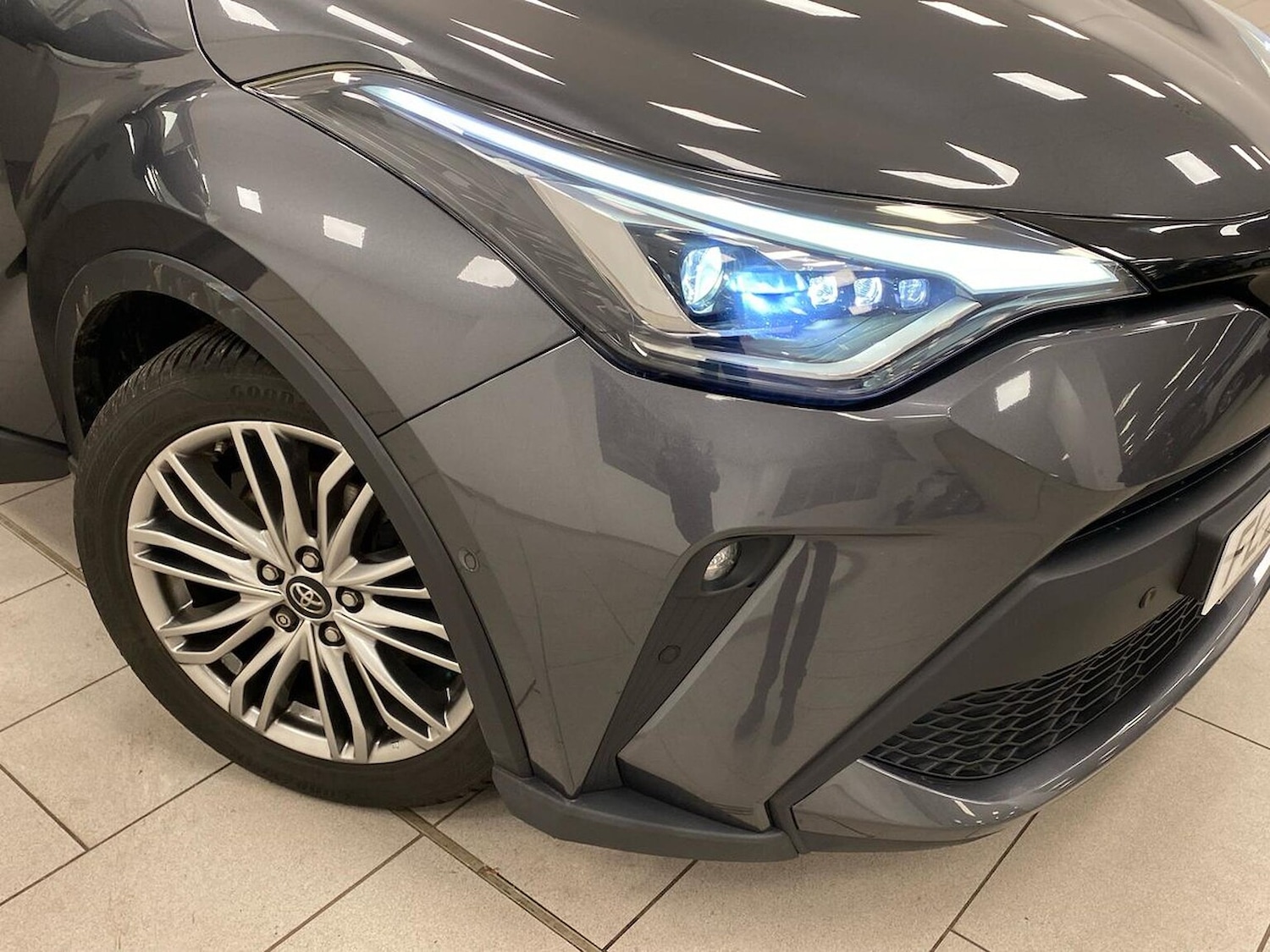 Used Toyota C-HR 2023 for sale - 77896240: Photo 30