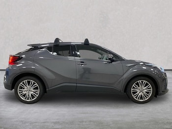 Used Toyota C-HR 2023 for sale - 77896240: Photo