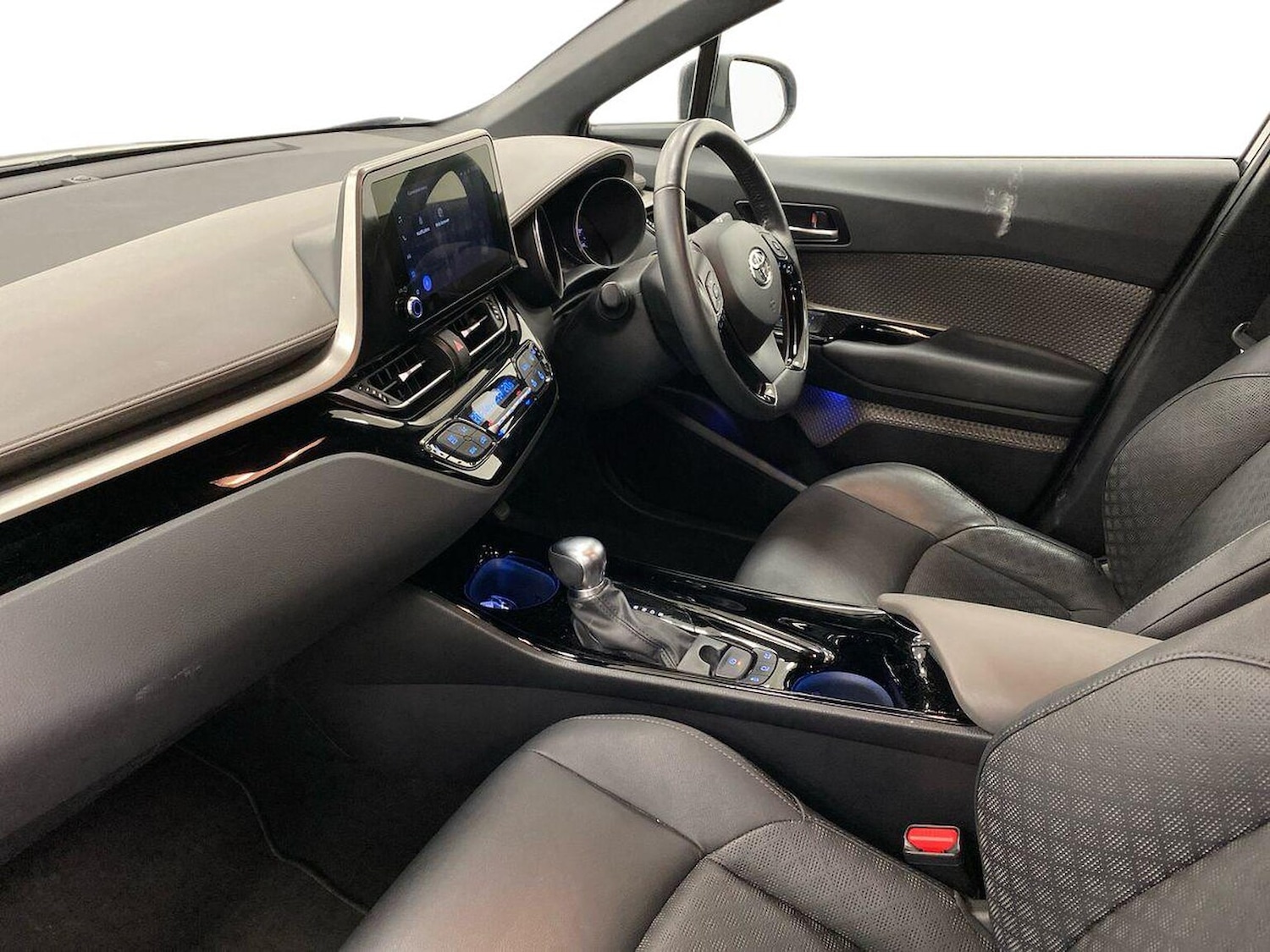 Used Toyota C-HR 2023 for sale - 77896240: Photo 7