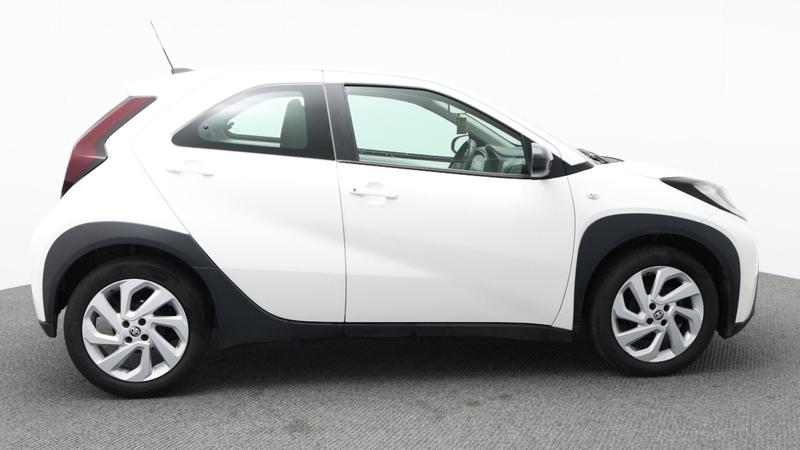 Used Toyota Aygo X 2023 for sale - 77450412: Photo 2