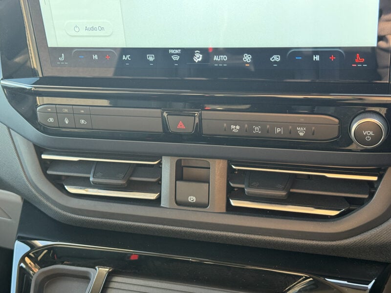 Used Ford Tourneo Custom 2025 for sale - 77902678: Photo 25