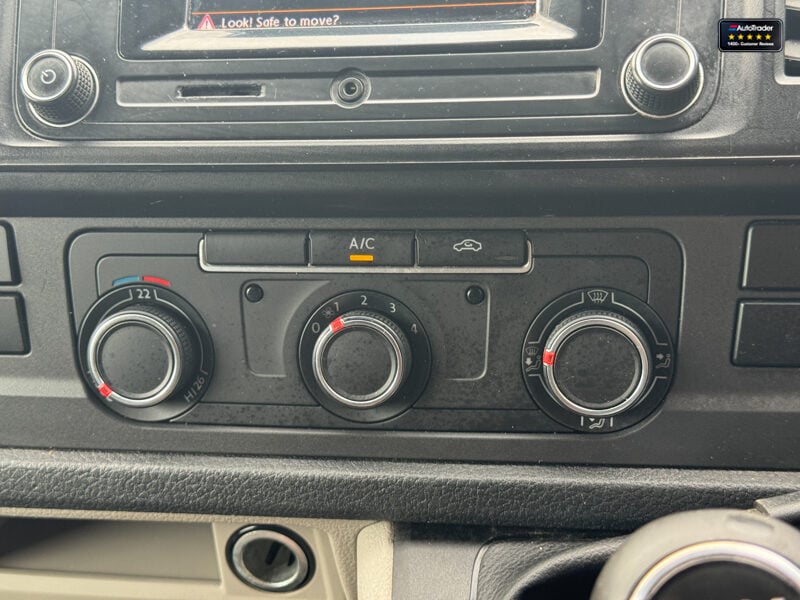 Used Volkswagen Transporter 2018 for sale - 77042177: Photo 24