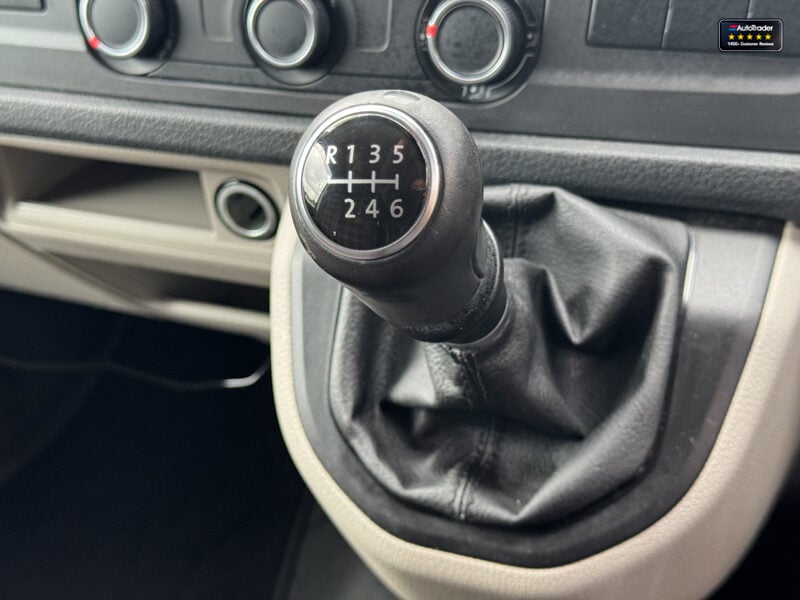 Used Volkswagen Transporter 2018 for sale - 77042177: Photo 26