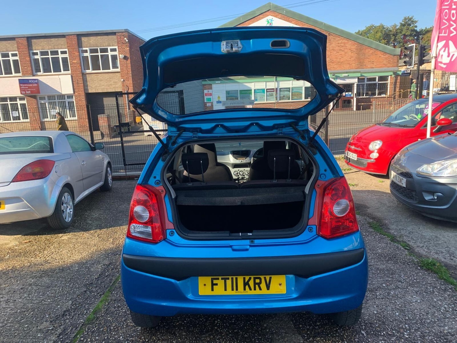 Used Nissan Pixo 2011 for sale - 76993980: Photo 5