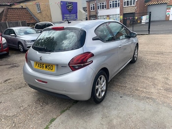 Used Peugeot 208 2016 for sale - 79387620: Photo