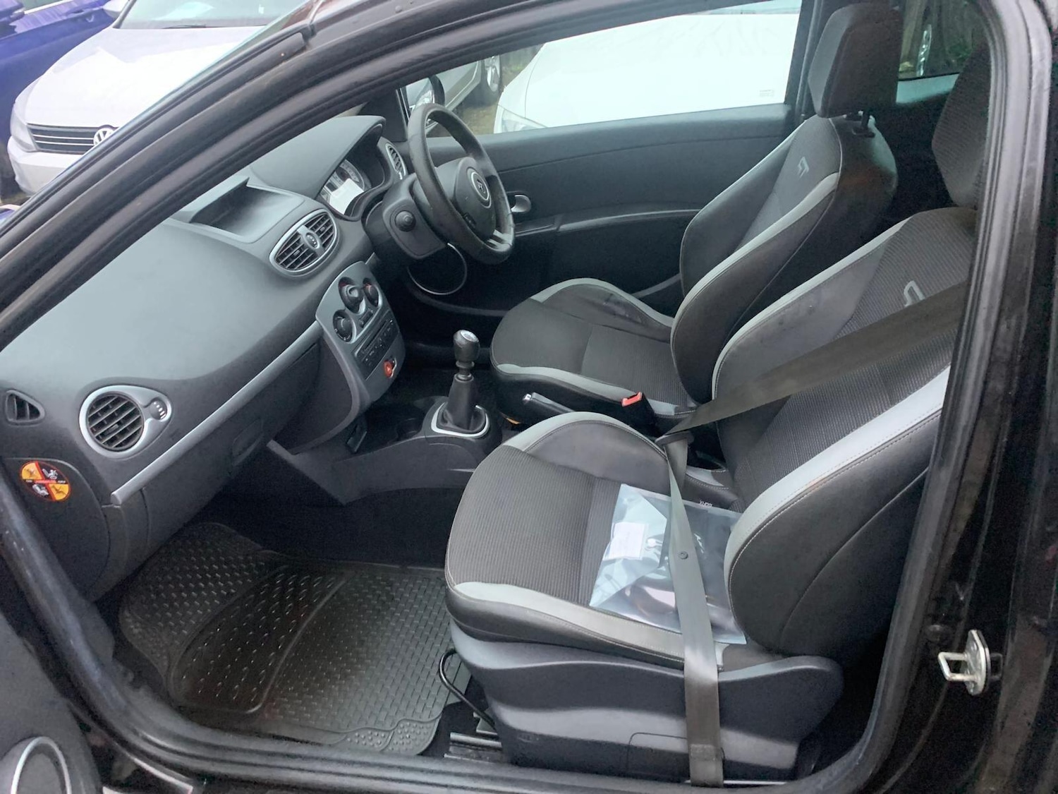 Used Renault Clio 2010 for sale - 77306092: Photo 14