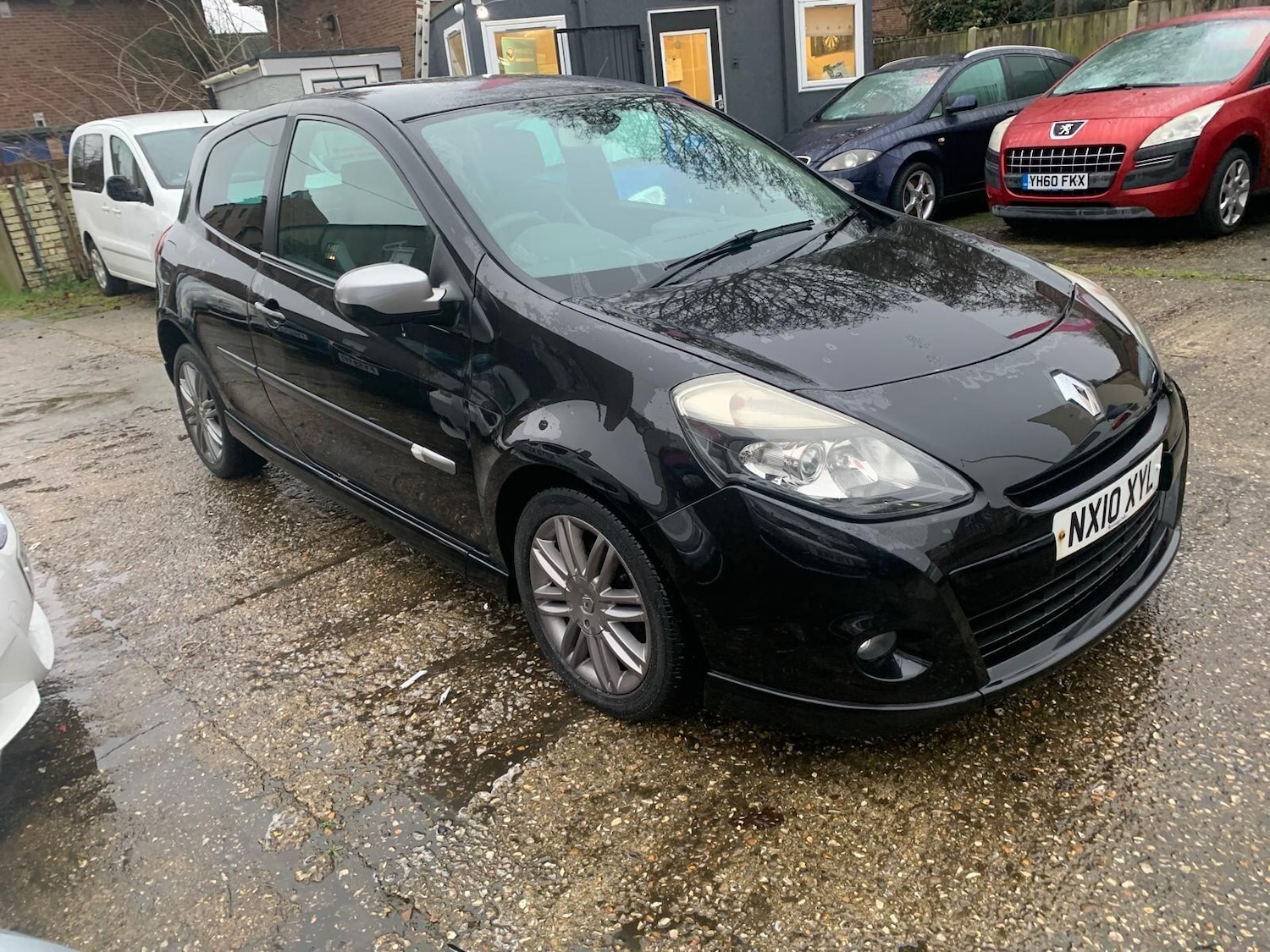 Used Renault Clio 2010 for sale - 77306092: Photo 3