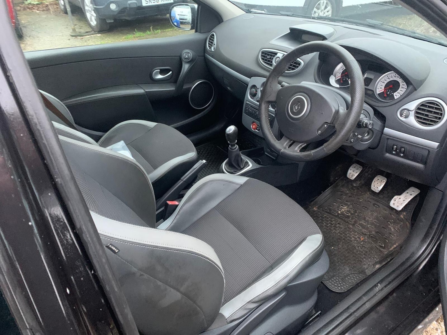 Used Renault Clio 2010 for sale - 77306092: Photo 7