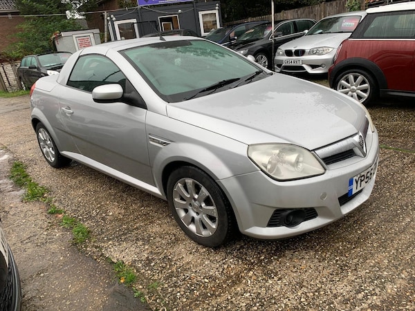 Used Vauxhall Tigra 2006 for sale - 76152748: Photo 5