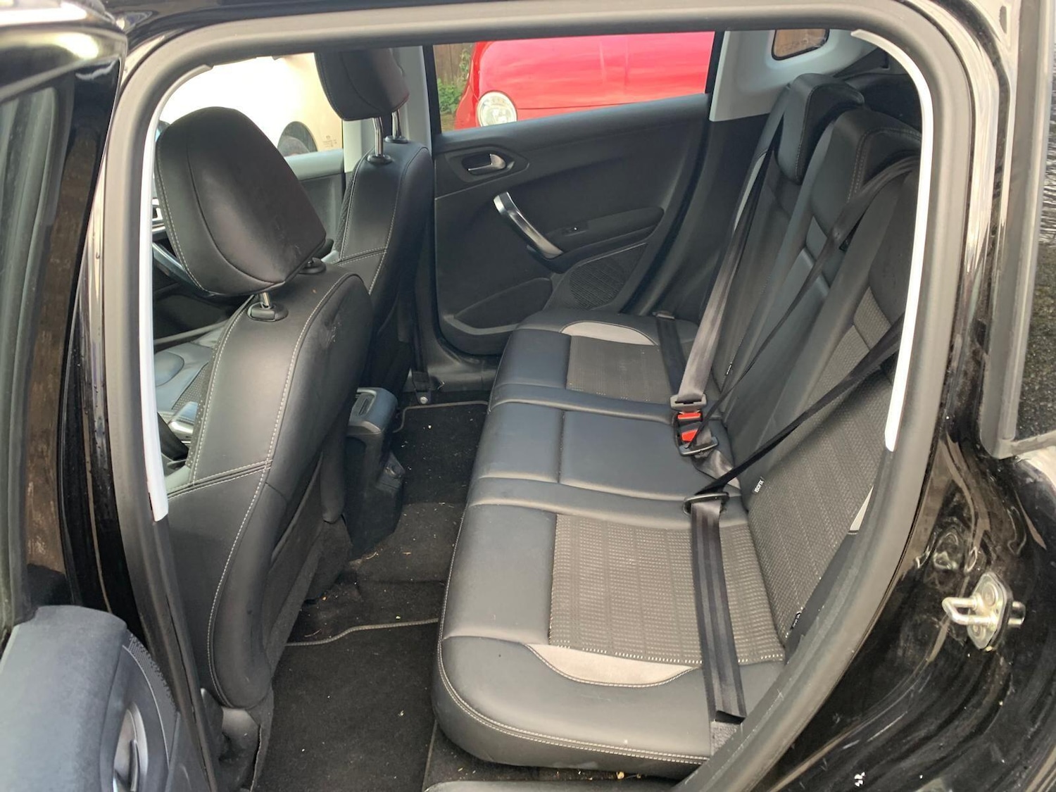 Used Peugeot 2008 2015 for sale - 76512313: Photo 7