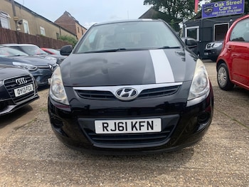 Used Hyundai i20 2011 for sale - 75401900: Photo