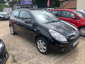Used Hyundai i20 2011 for sale - 75401900: Photo