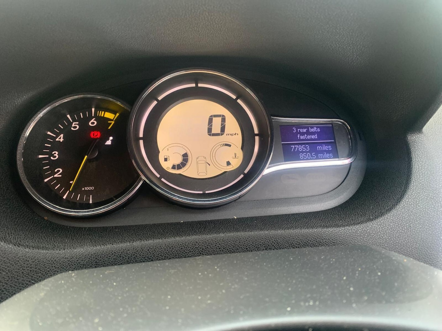 Used Renault Megane 2010 for sale - 76855934: Photo 17