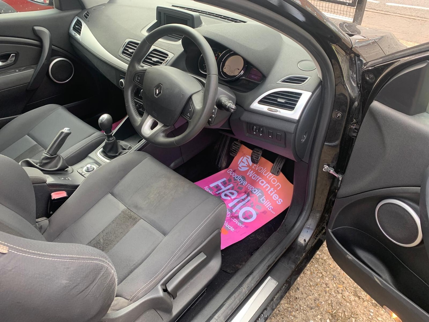 Used Renault Megane 2010 for sale - 76855934: Photo 8