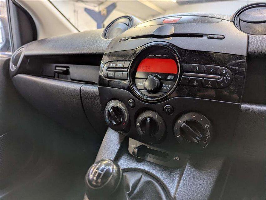 Used Mazda Mazda2 2013 for sale - 76561230: Photo 5