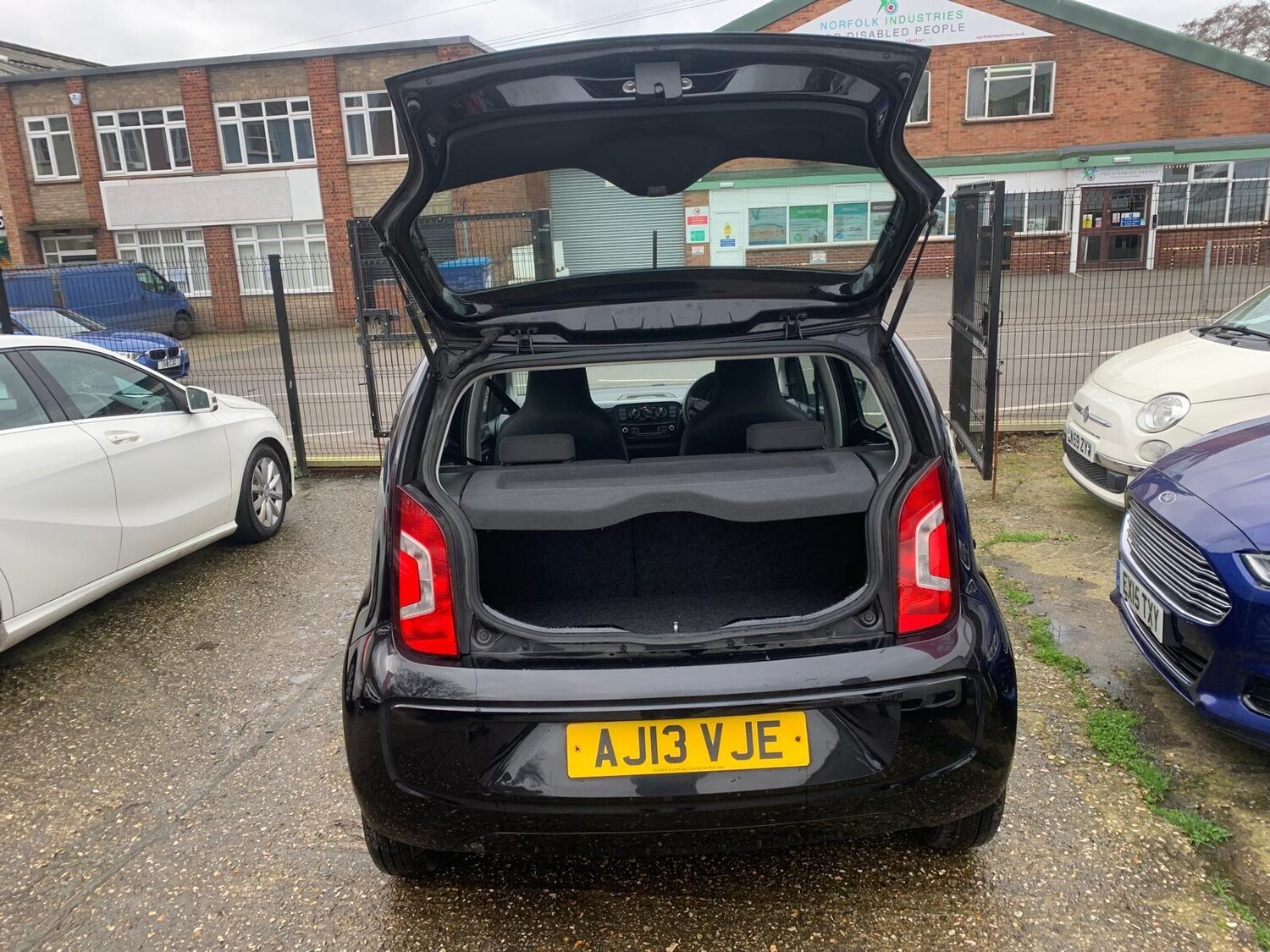 Used Volkswagen up! 2013 for sale - 77658695: Photo 16