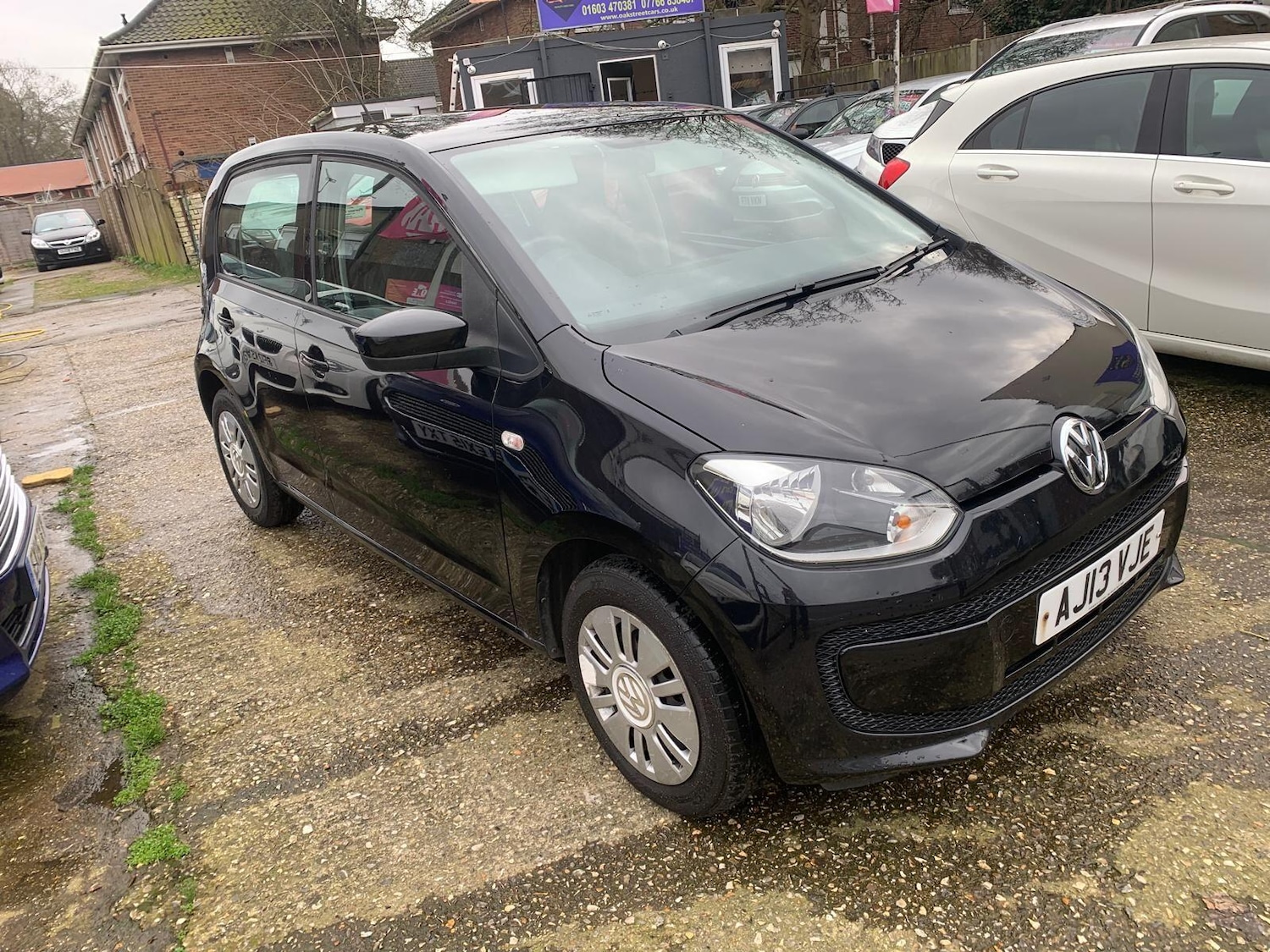 Used Volkswagen up! 2013 for sale - 77658695: Photo 3
