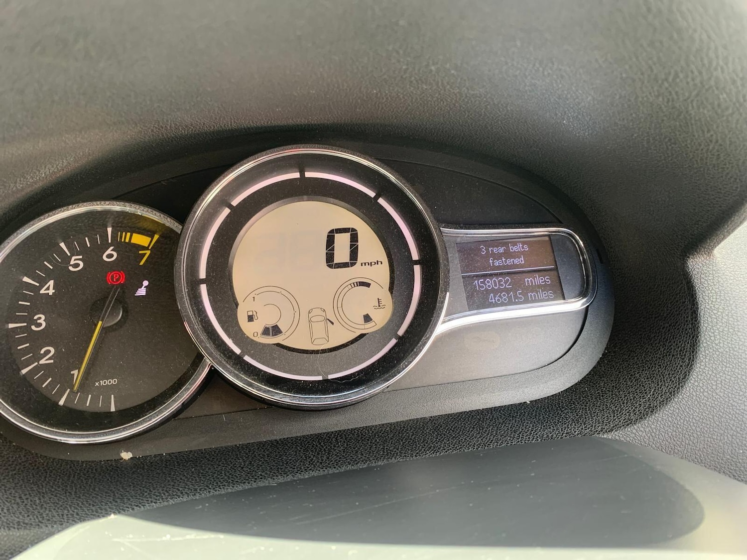 Used Renault Megane 2011 for sale - 76988138: Photo 15