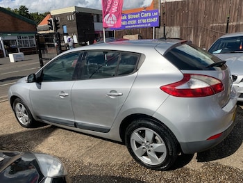 Used Renault Megane 2011 for sale - 76988138: Photo