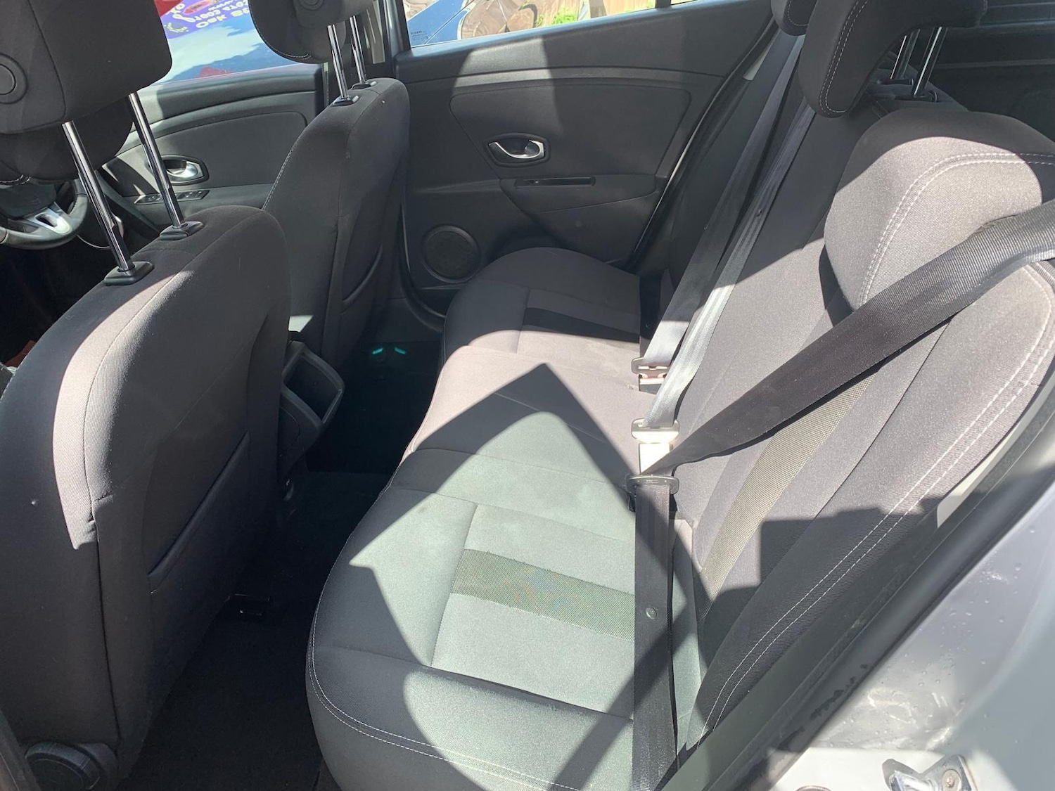 Used Renault Megane 2011 for sale - 76988138: Photo 9