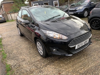 Used Ford Fiesta 2015 for sale - 76484536: Photo