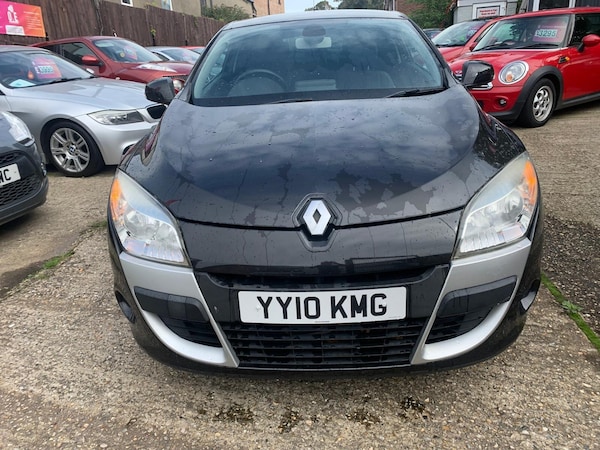 Used Renault Megane 2010 for sale - 76247592: Photo 2