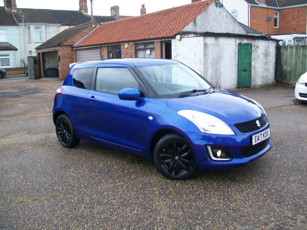 Used Suzuki Swift 2017 for sale - 75330310: Photo 1