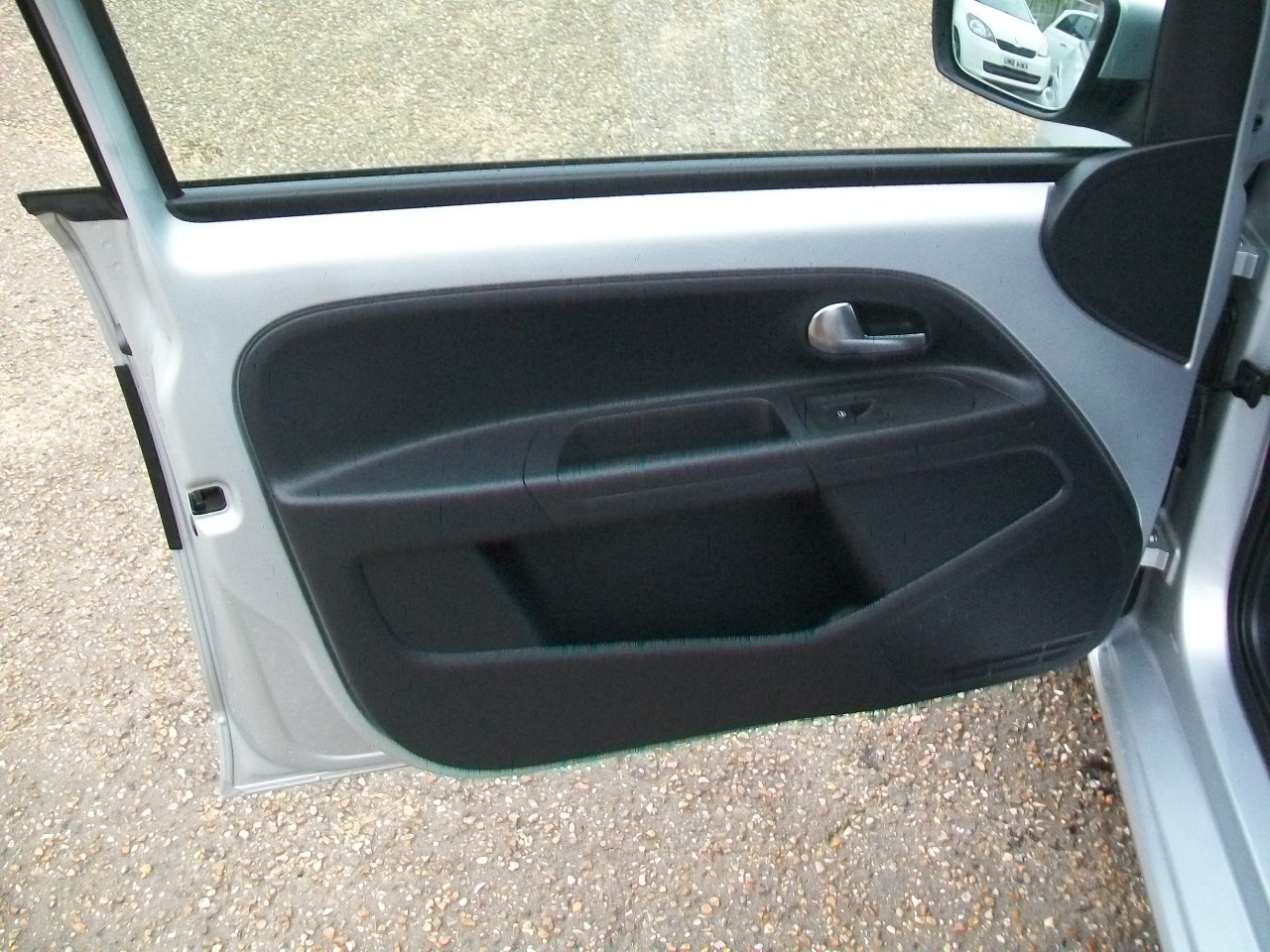 Used Volkswagen up! 2024 for sale - 76476413: Photo 12