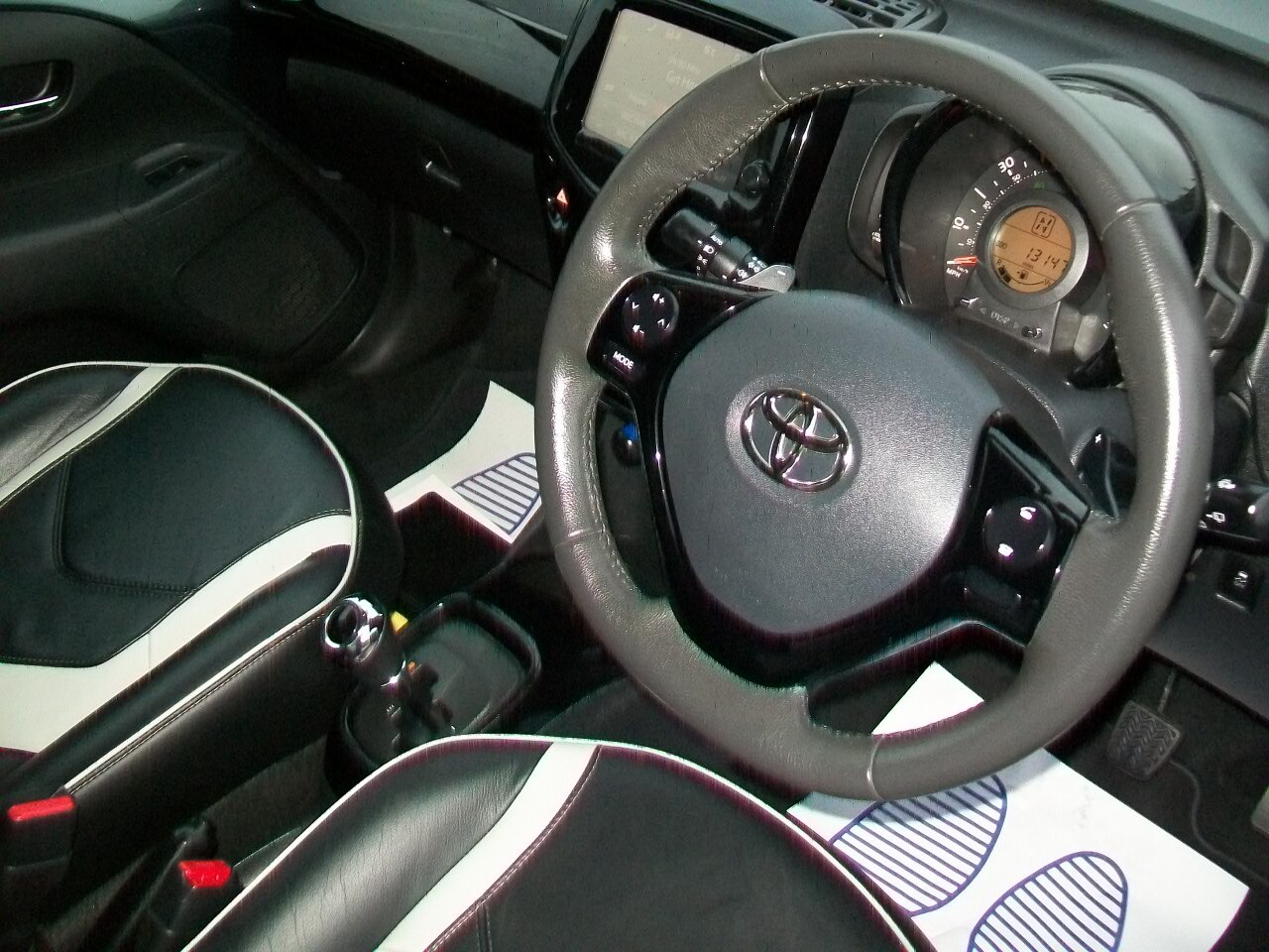 Used Toyota AYGO 2014 for sale - 77447158: Photo 13