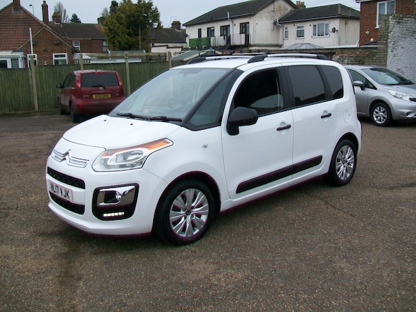 Used Citroen C3 Picasso 2017 for sale - 75723515: Photo 2