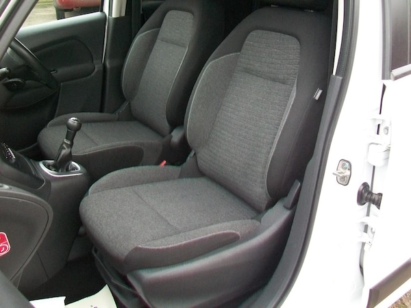 Used Citroen C3 Picasso 2017 for sale - 75723515: Photo 8