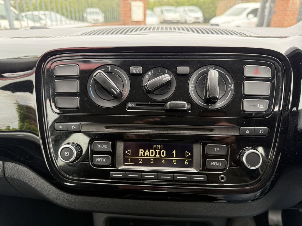 Used Volkswagen up! 2013 for sale - 78123957: Photo 16