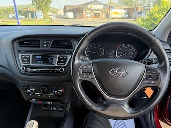 Used Hyundai i20 2015 for sale - 78330807: Photo