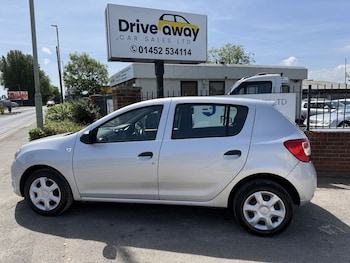 Used Dacia Sandero 2015 for sale - 78688864: Photo