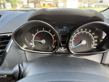 Used Ford Fiesta 2014 for sale - 79562415: Photo