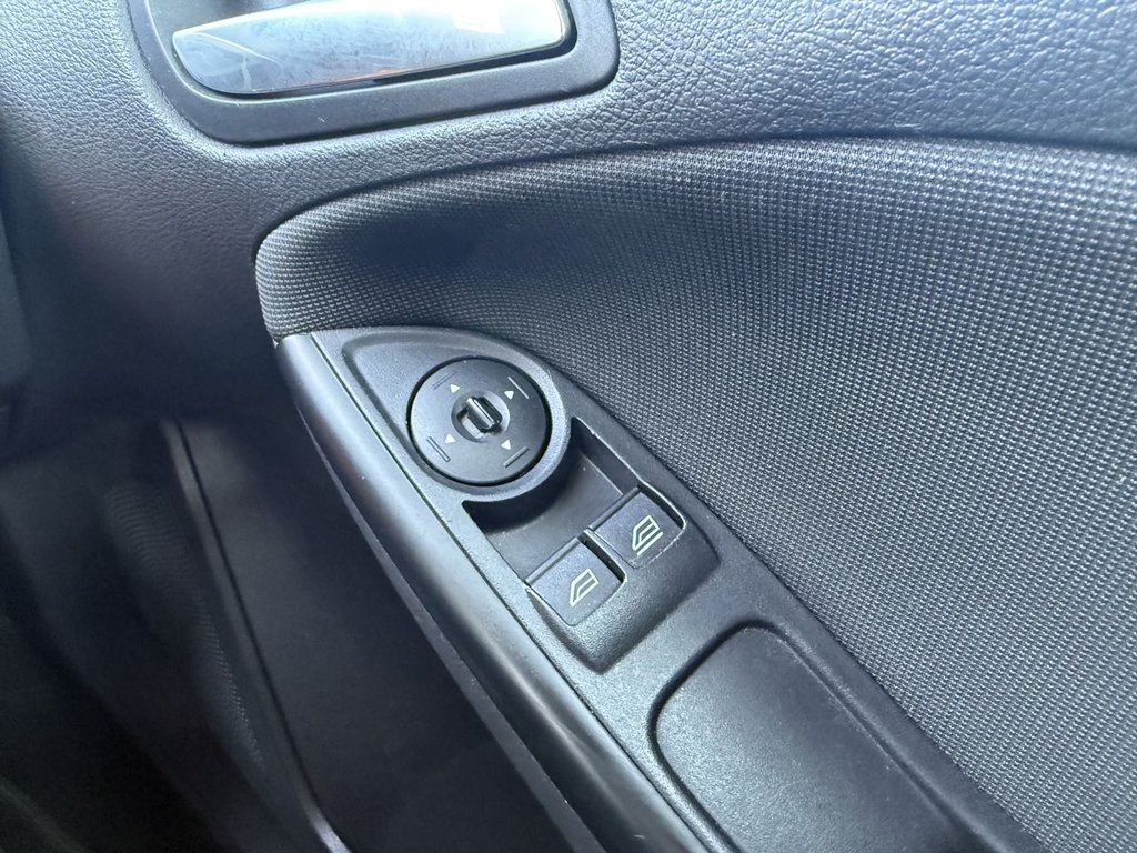 Used Ford Focus 2012 for sale - 77953188: Photo 17