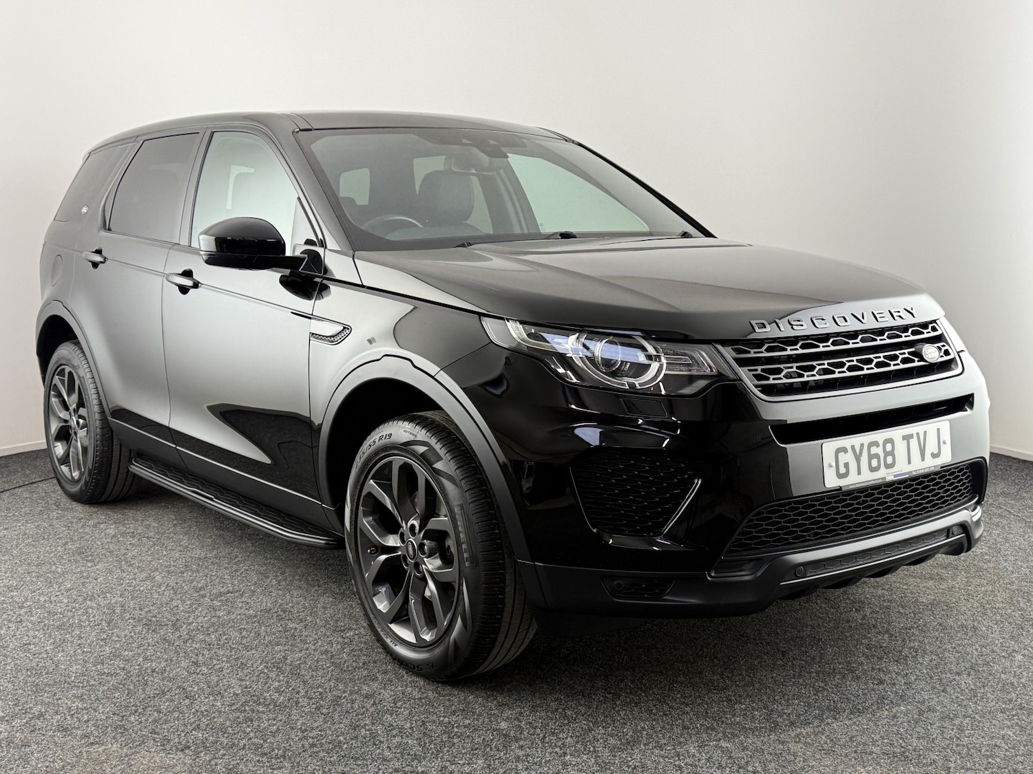 Used Land Rover Discovery Sport 2018 for sale - 76968563: Photo 1