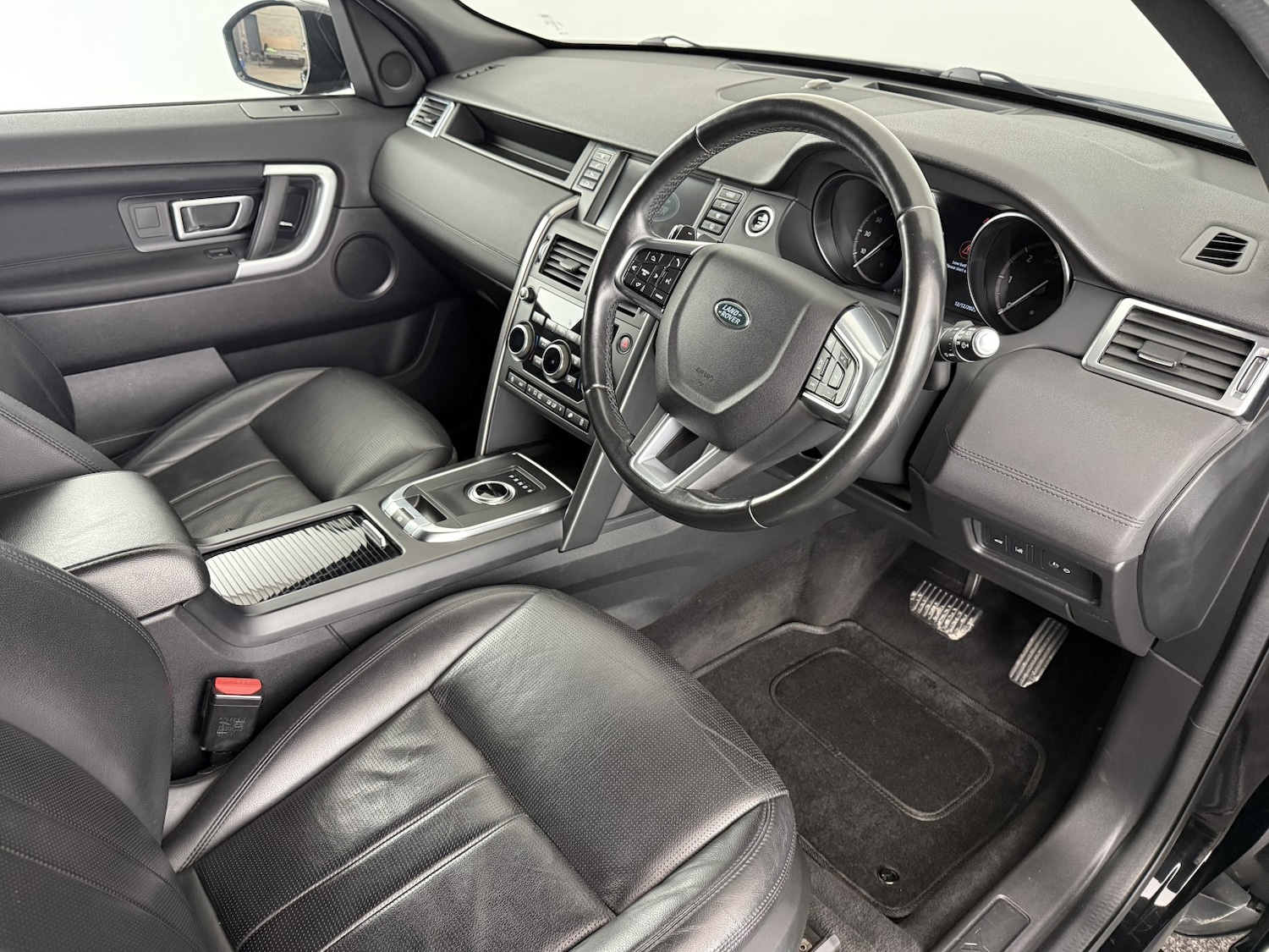 Used Land Rover Discovery Sport 2018 for sale - 76968563: Photo 17