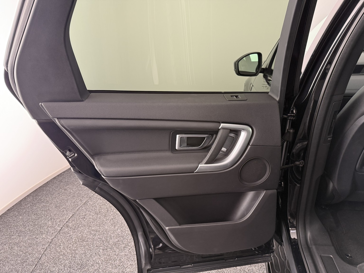 Used Land Rover Discovery Sport 2018 for sale - 76968563: Photo 24