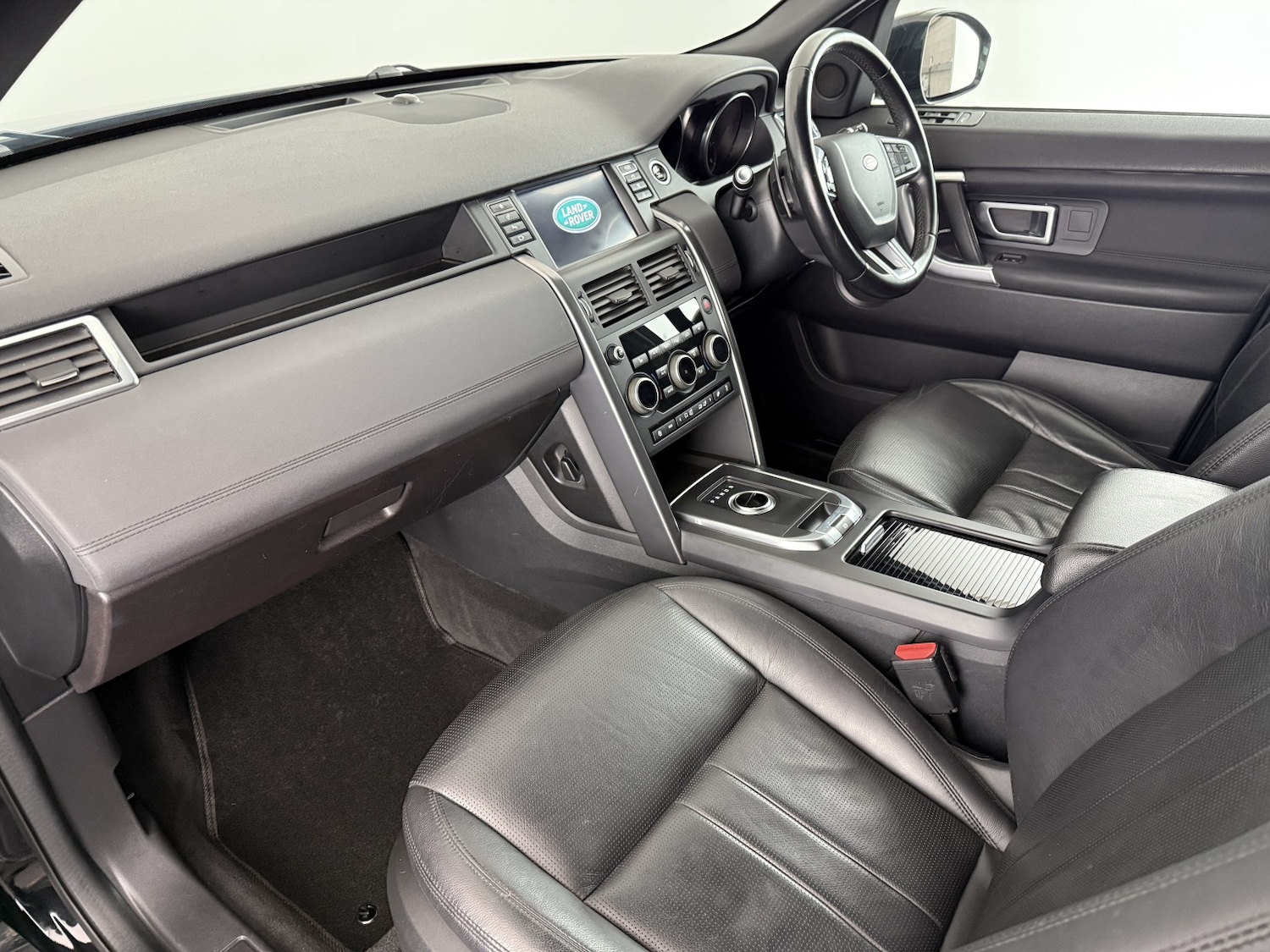 Used Land Rover Discovery Sport 2018 for sale - 76968563: Photo 28